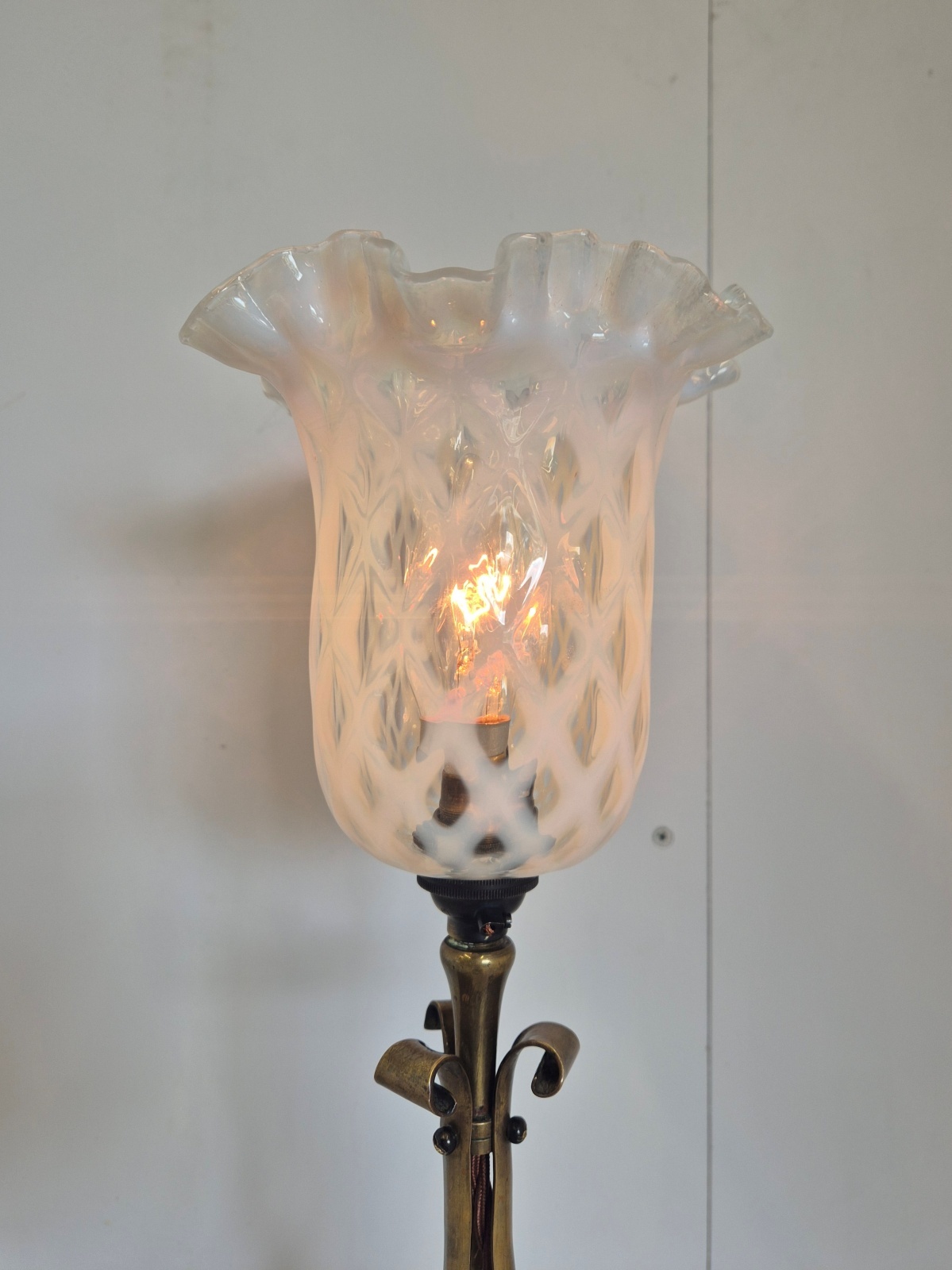 Unsigned | Brass Arts & Crafts Table Standard | England c.1905 - Image 6