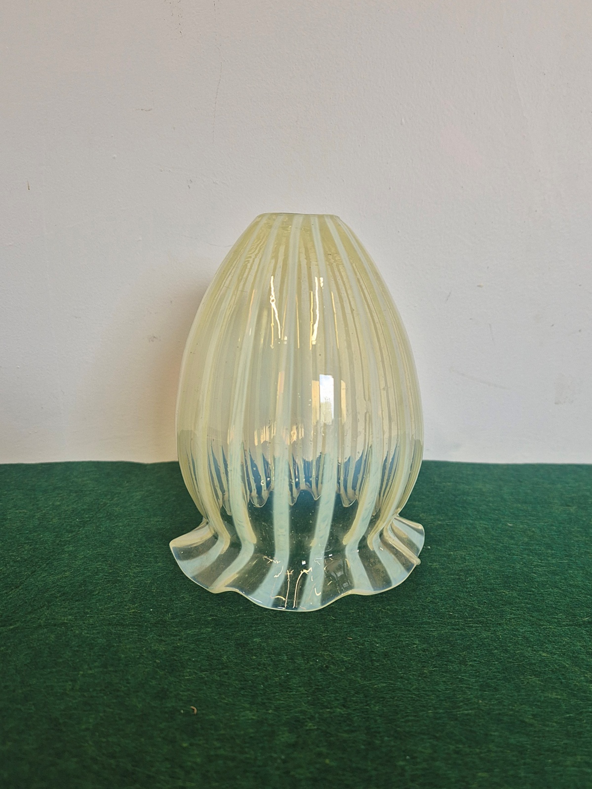 Unsigned | Straw-vaseline Lampshade | England C.1900