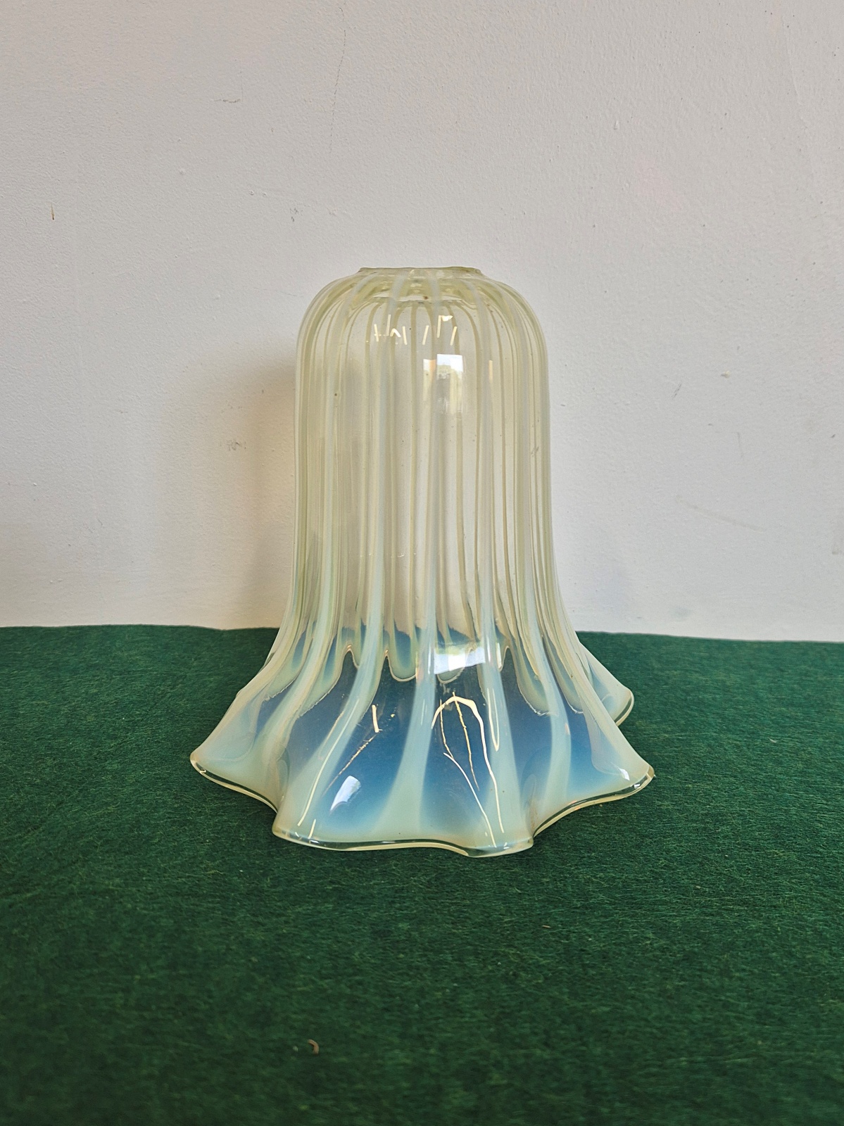 Unsigned | Straw-vaseline Lampshade | England C.1900
