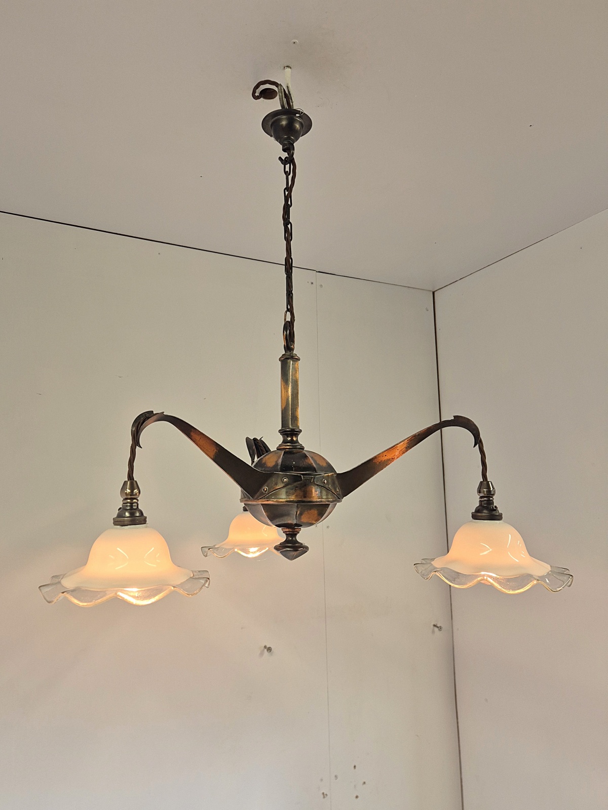 H.W Landon & Brothers, Birmingham | Arts & Crafts Electrolier | England 1914-24 - Image 4