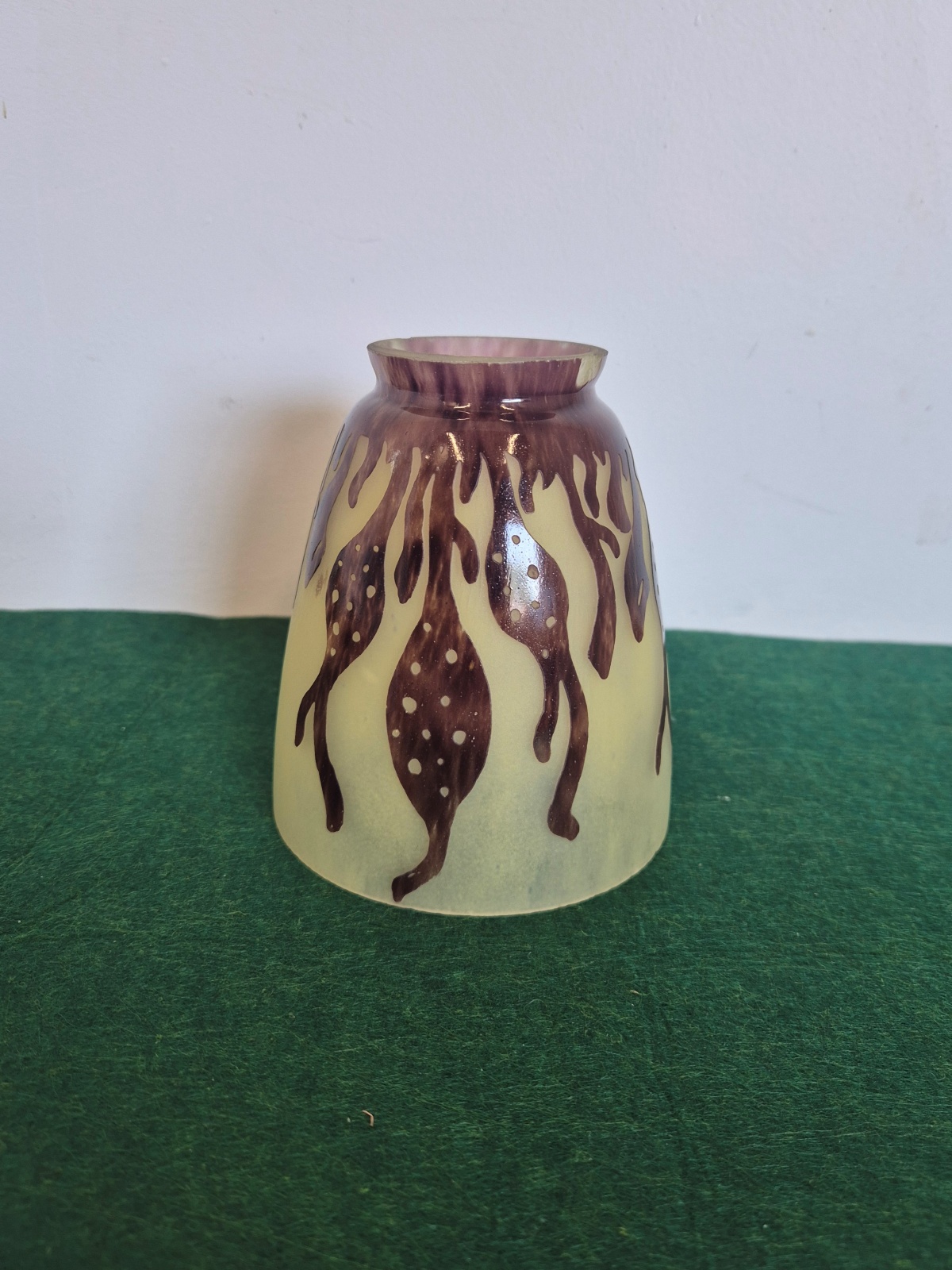 Le Verre Françias | Cameo Glass Lampshade | France c.1930