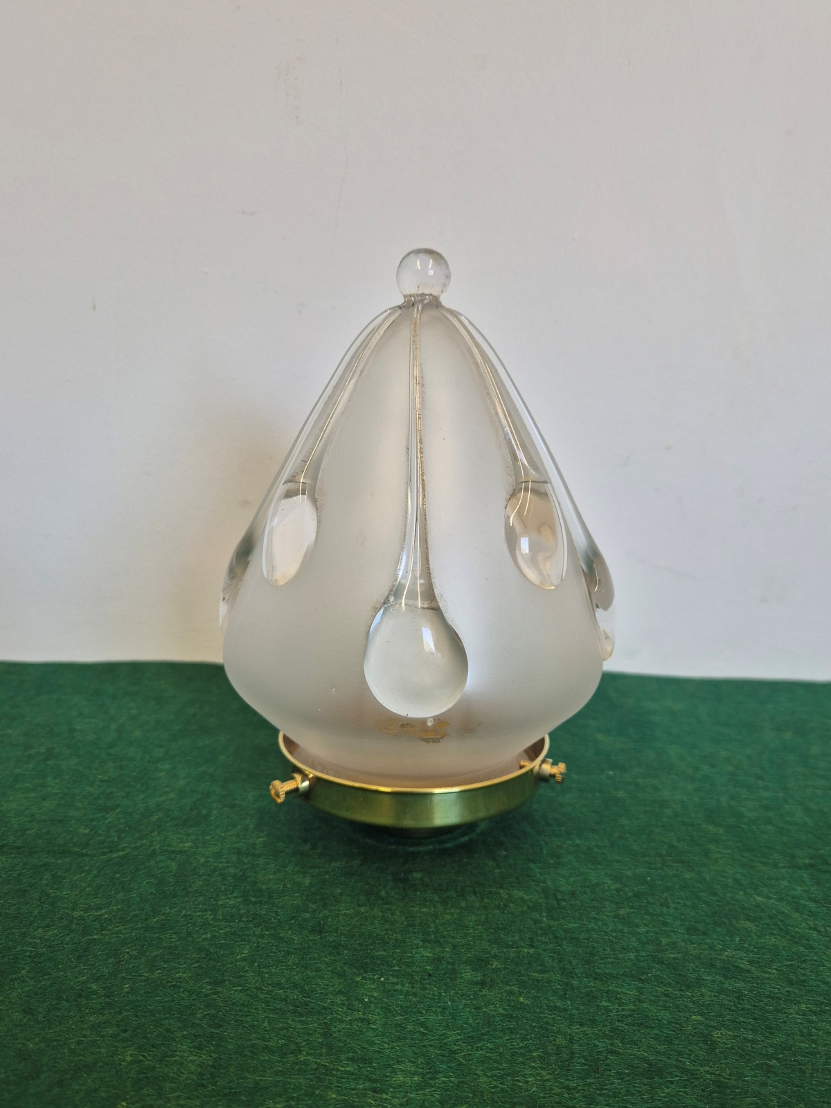 Stuart & Sons | 3 Satin-glass "Teardrop" Gobe Shades | English c.1900