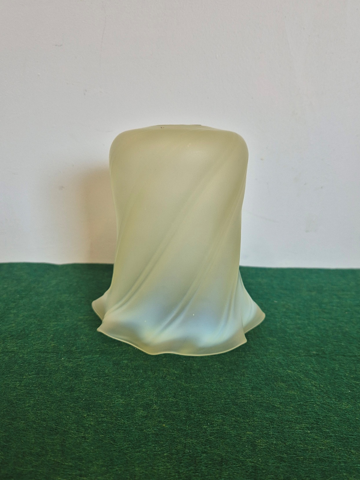 Unsigned | Straw-vaseline Lampshade | England c.1900