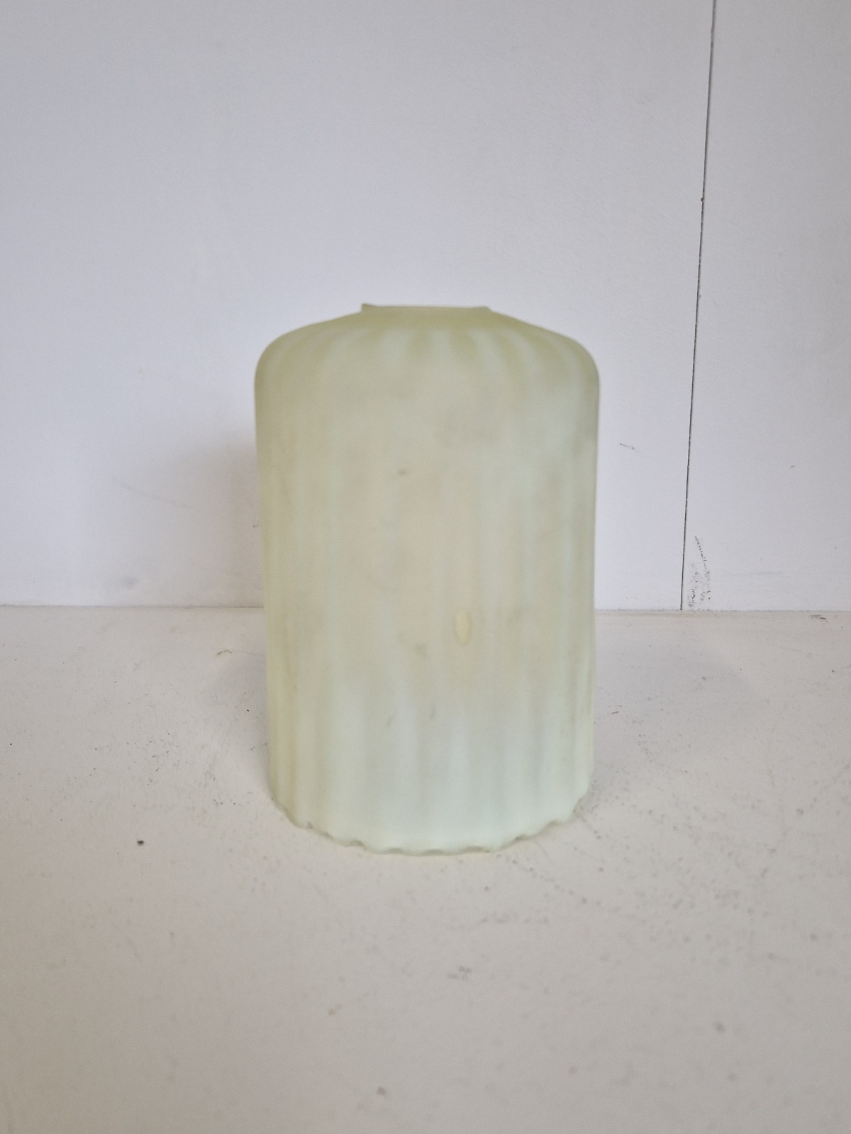 Unsigned | Straw-vaseline "Bell" Lampshade | English c.1900