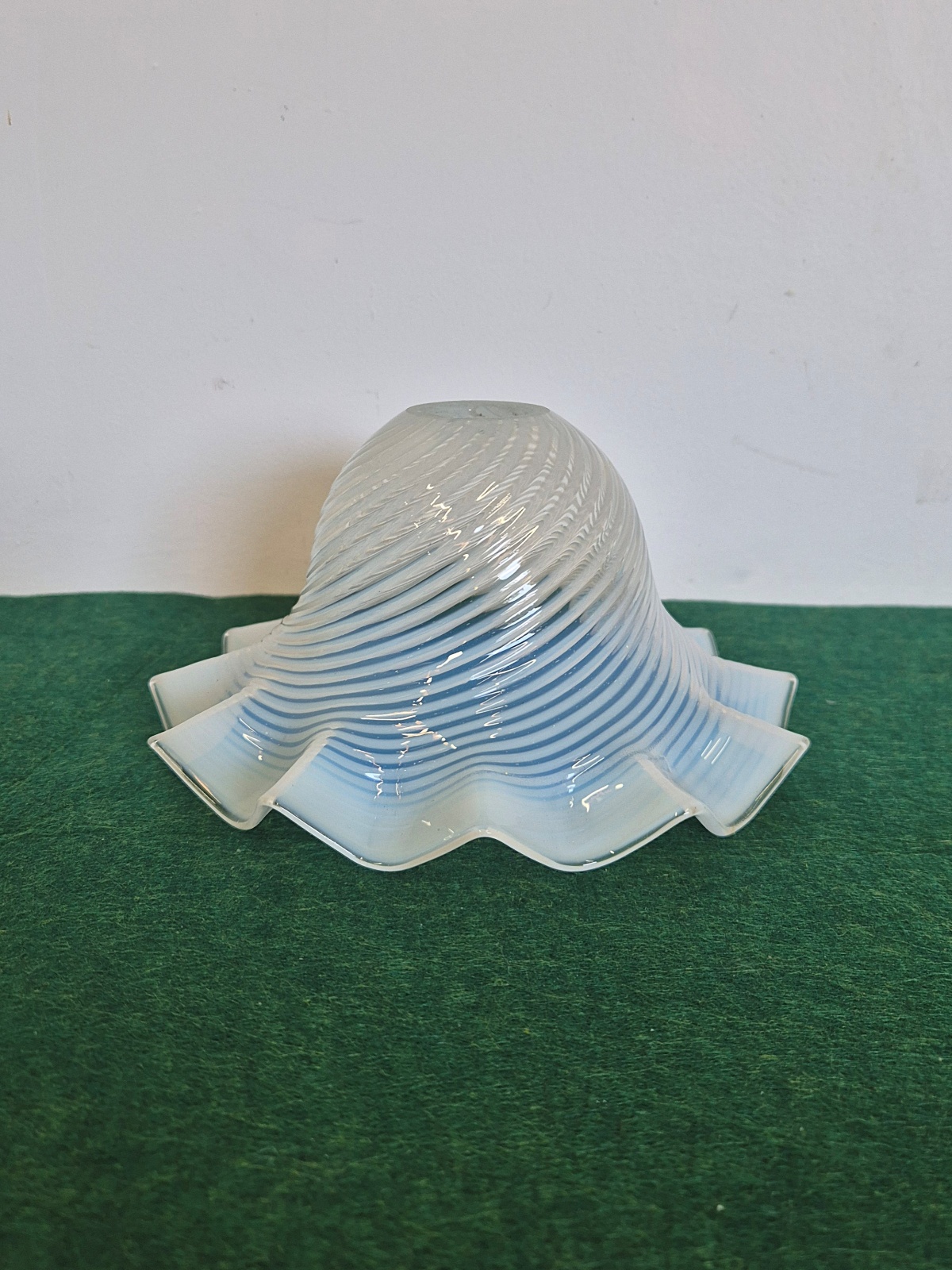 Unsigned | Opalescent " Jelly" Lampshade | England c.1910