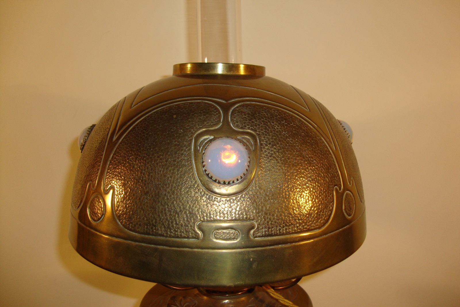 George Leleu, Paris | Art Nouveau Brass Oil lamp | France c.1920 | SOLD - Image 2