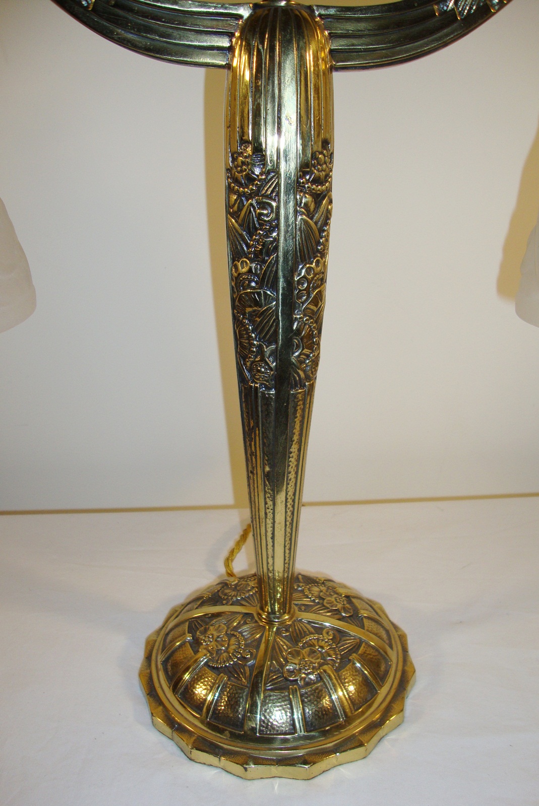 Hettier et Vincent, Paris | Bronze Twin-arm Table Lamp | France c1925 | SOLD - Image 3