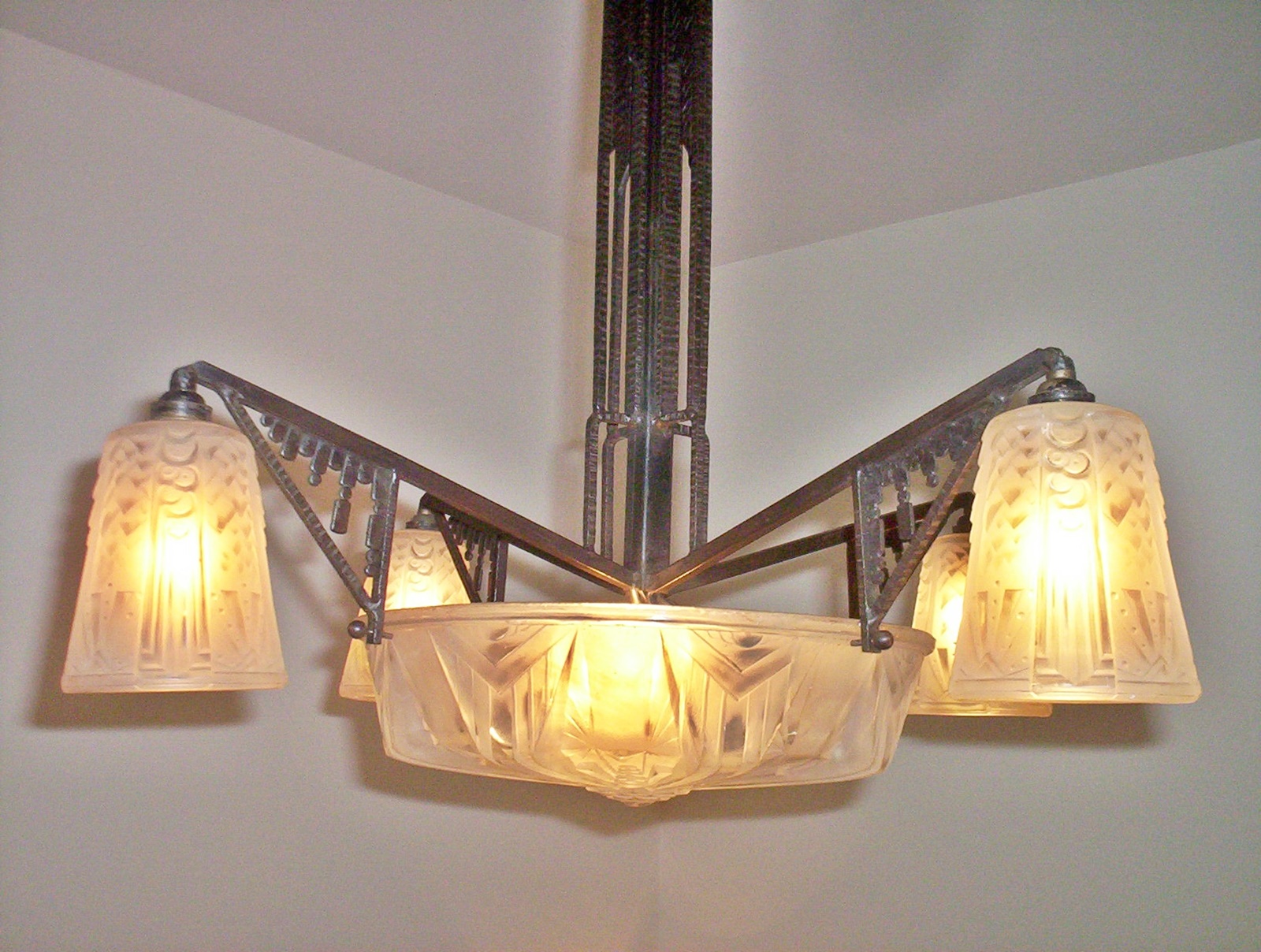 Muller Frères, Luneville | Wrought-Iron Chandelier | France c.1925 - Image 2