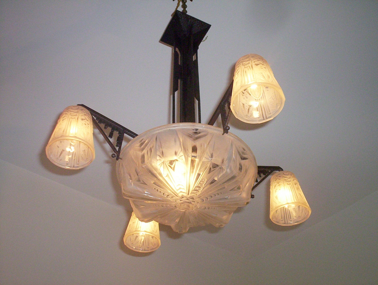 Muller Frères, Luneville | Wrought-Iron Chandelier | France c.1925 - Image 4